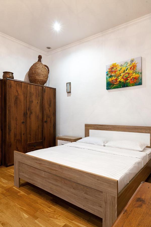 Romari Лесі Українки Apartment Lviv Exterior photo